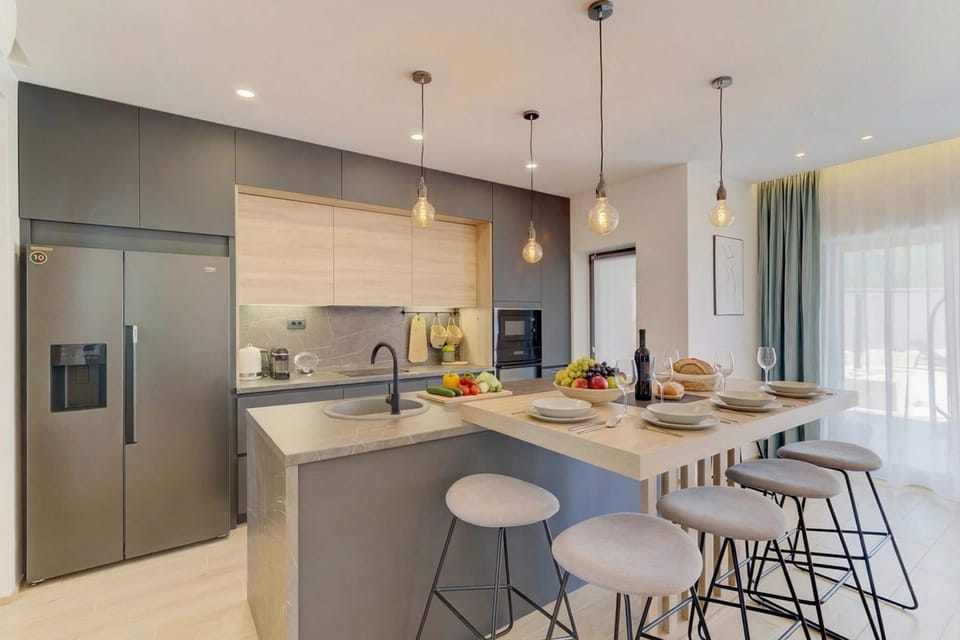 Family Villa, 4 Bedrooms, Balcony (Wellness Escape Villa One) | Private kitchen