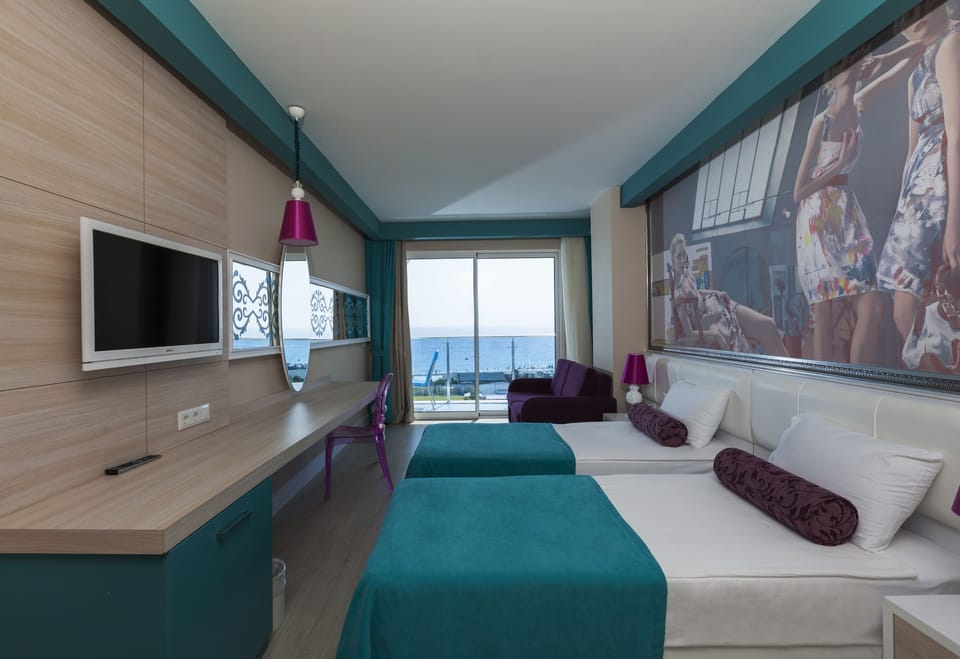 Minibar, in-room safe, soundproofing, bed sheets