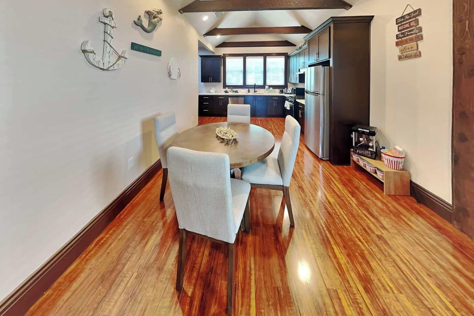 House (2 Bedrooms) | Property amenity