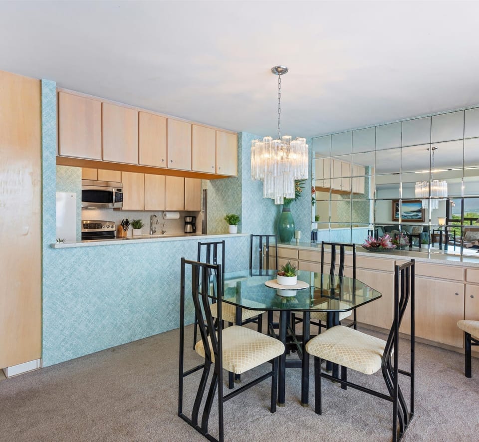 Condo, 2 Bedrooms | Dining
