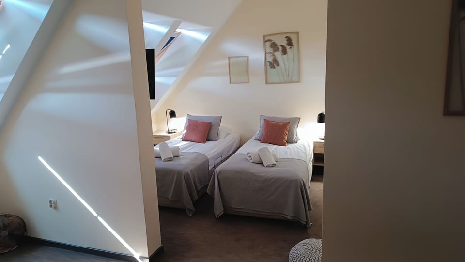 Classic Triple Room, 3 Twin Beds, Non Smoking, Lakeside | Soundproofing, free WiFi, bed sheets