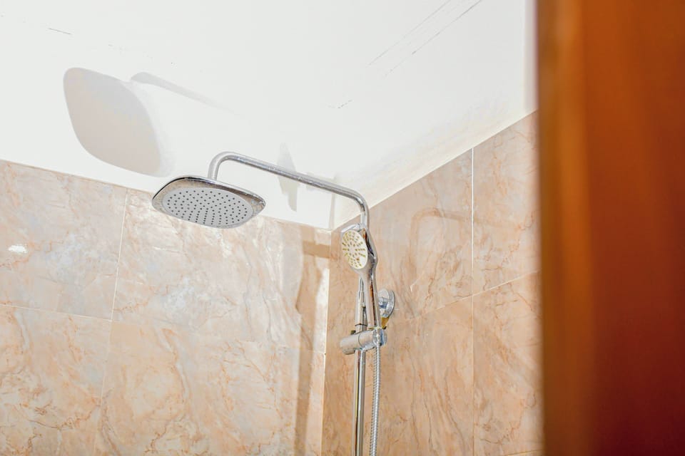 Shower, towels, soap, shampoo