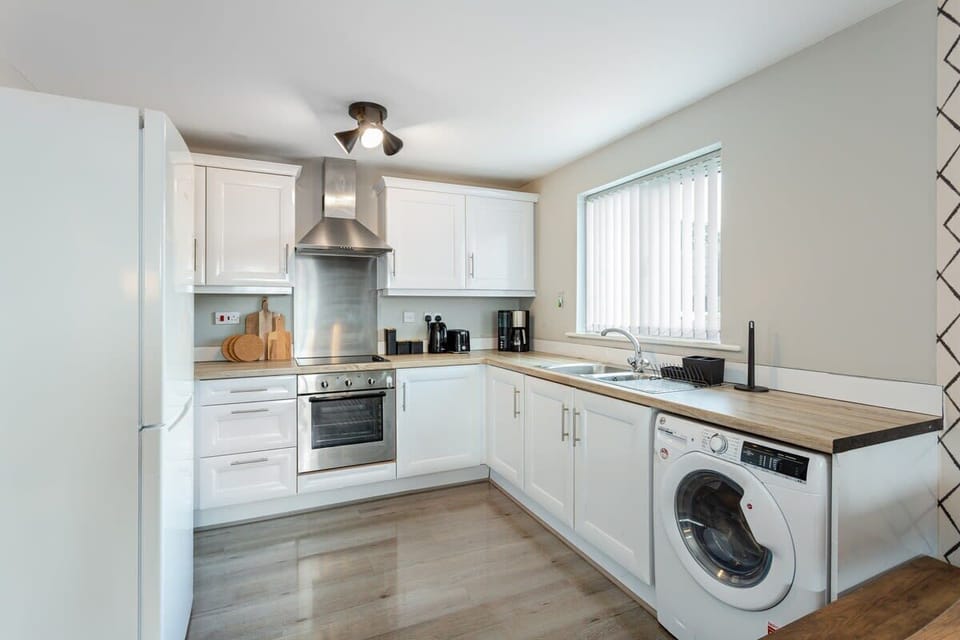 Our kitchen has everything you'd expect in a family home including microwave, kettle & toaster. We provide complimentary teas & coffee