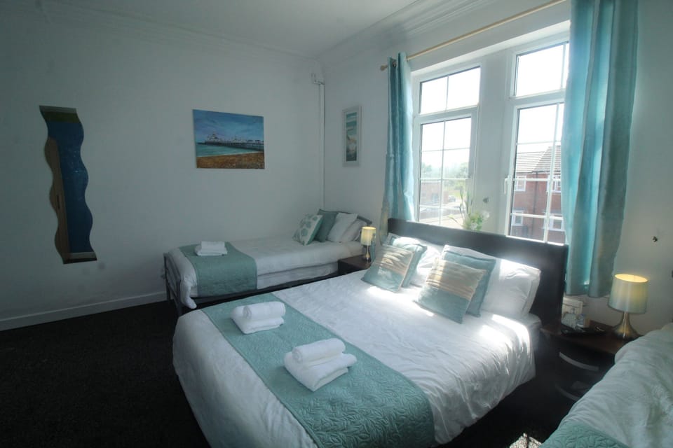 5 bedrooms, iron/ironing board, free WiFi