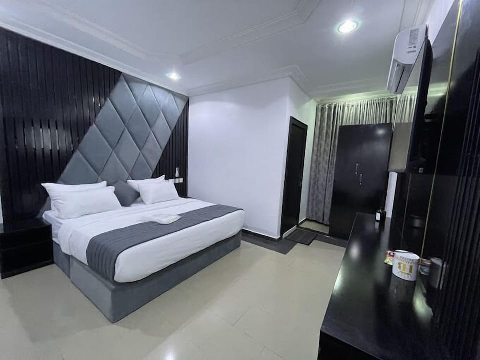 Family Room, Balcony, City View | Desk, laptop workspace, free WiFi