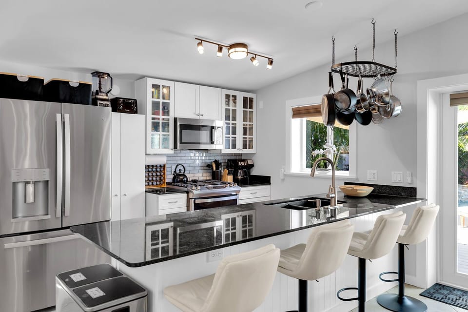 Upscale kitchen with all you need!