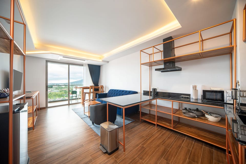 Premium Luxury Suite | In-room safe, desk, free WiFi, bed sheets