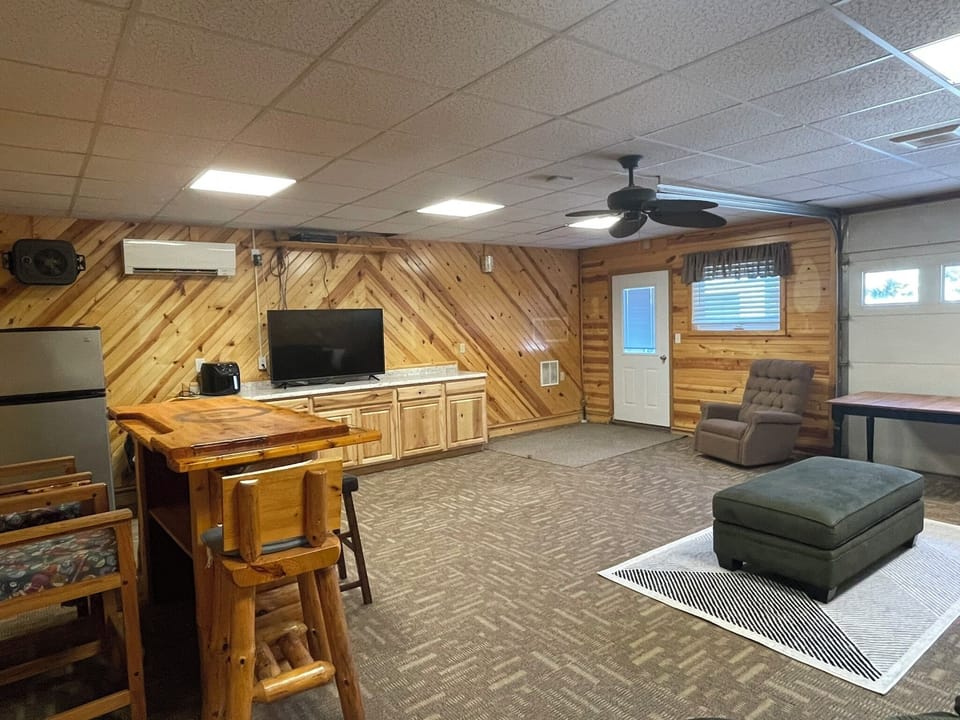 Living Area (3)