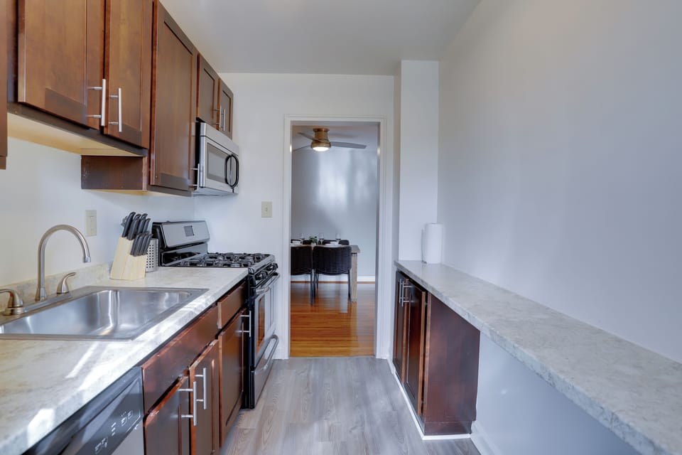 Economy Apartment, 2 Bedrooms | Private kitchen | Fridge, microwave, oven, stovetop