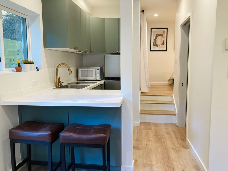 Hall to the back bedroom