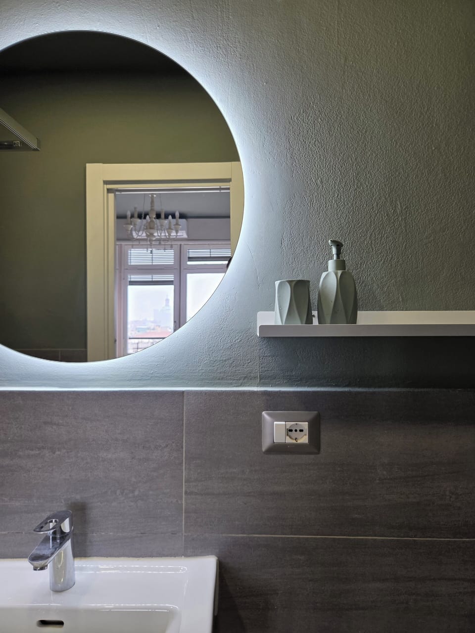 Double Room, Balcony, City View | Bathroom | Shower, free toiletries, hair dryer, bidet