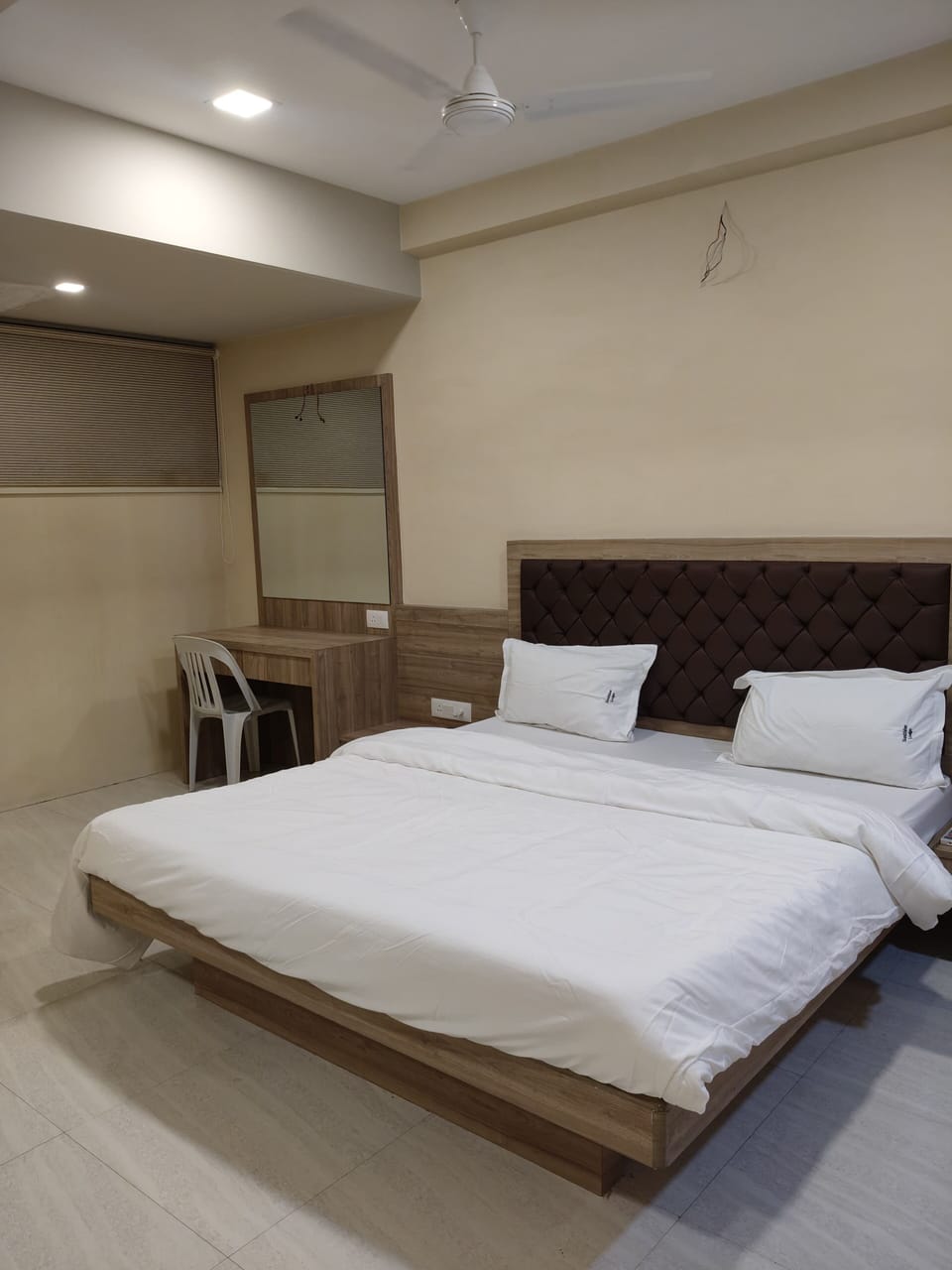 Deluxe Double or Twin Room, City View | Laptop workspace, free WiFi