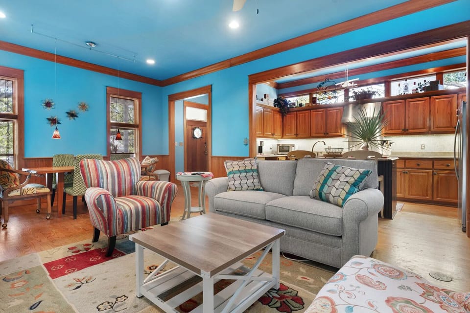 Transition seamlessly from living room to kitchen.