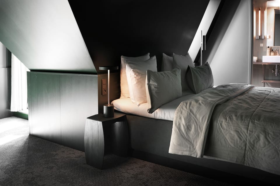 Deluxe Double Room, Balcony | Hypo-allergenic bedding, in-room safe, desk, blackout drapes