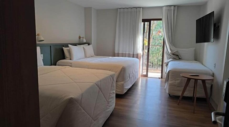 Quarto Familia Superior | In-room safe, laptop workspace, free WiFi