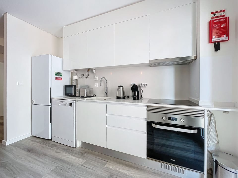 House | 1 bedroom, desk