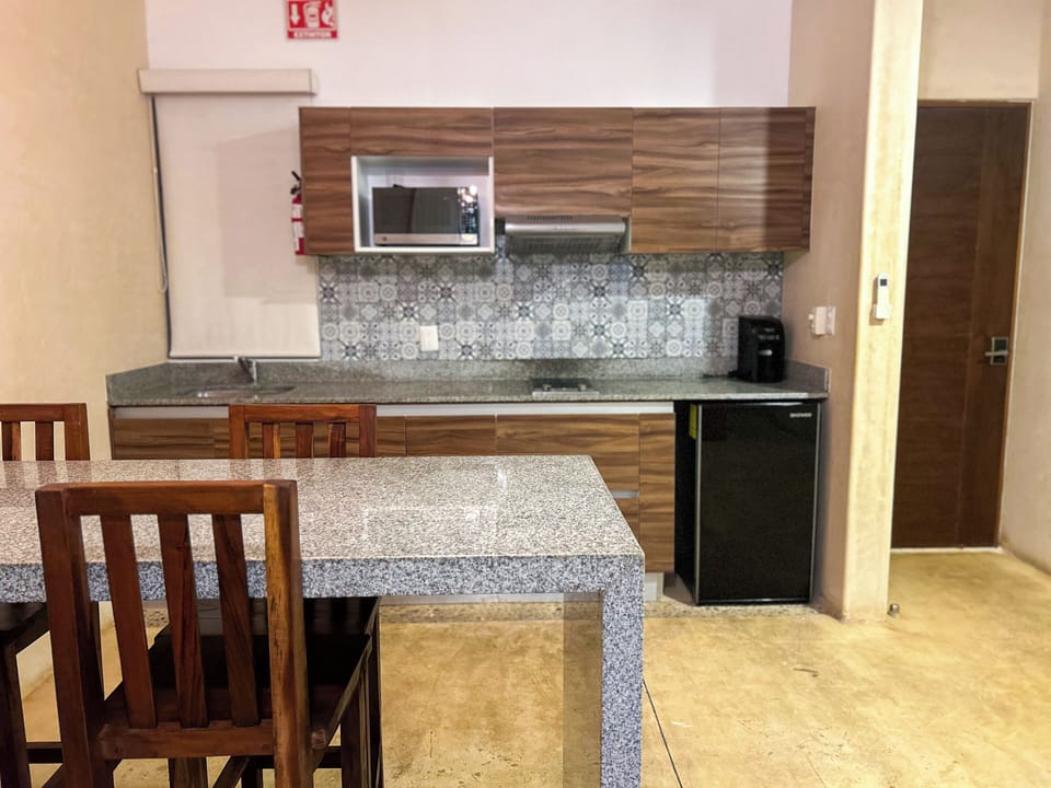 Comfort Studio, Patio | Private kitchen | Coffee/tea maker