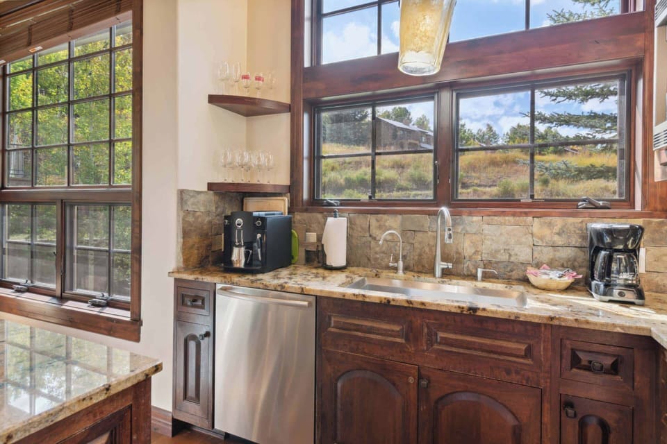 woodrunplace-59-3486_54029862411_o