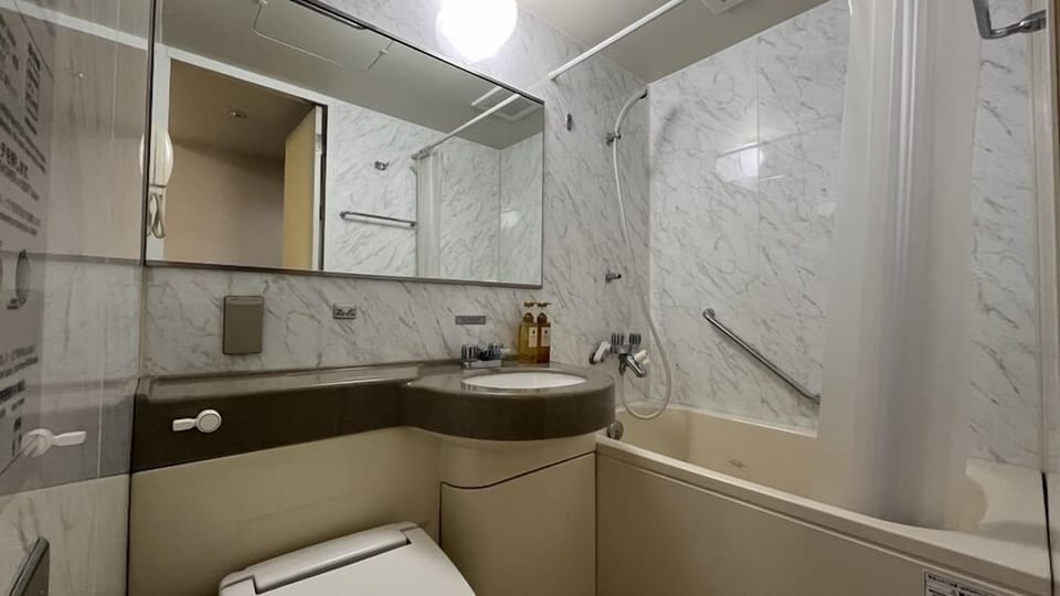 Free toiletries, hair dryer, bidet, towels