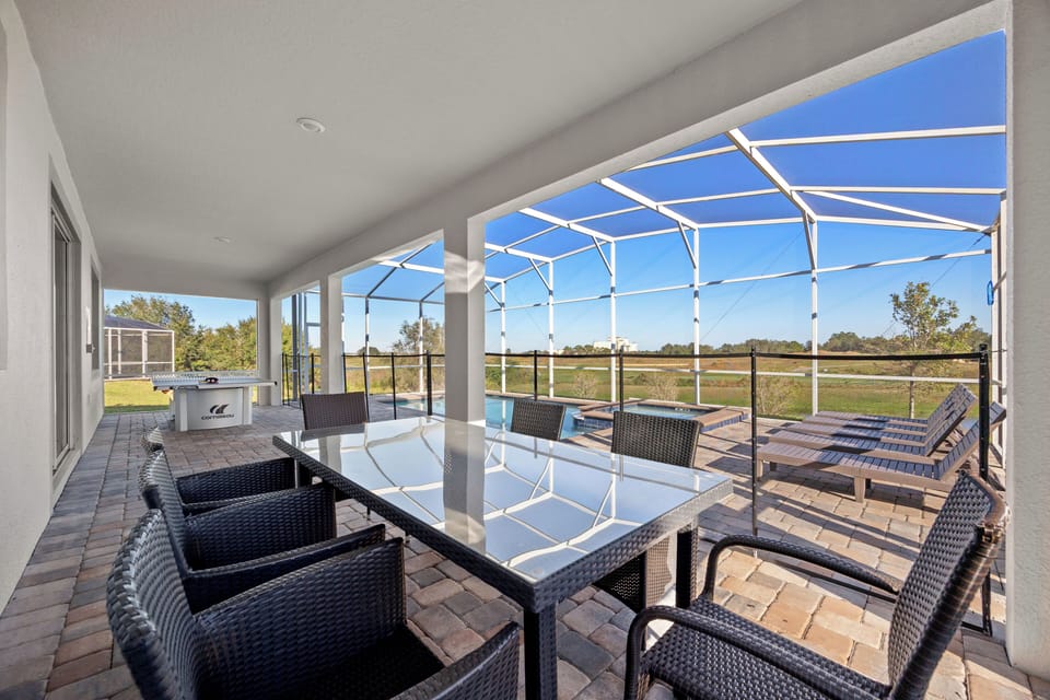 Private Backyard with Amazing View and Space