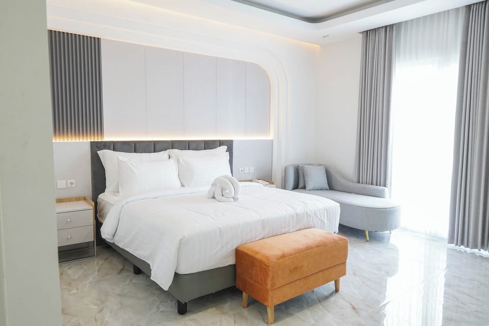 Junior Room | Desk, free WiFi