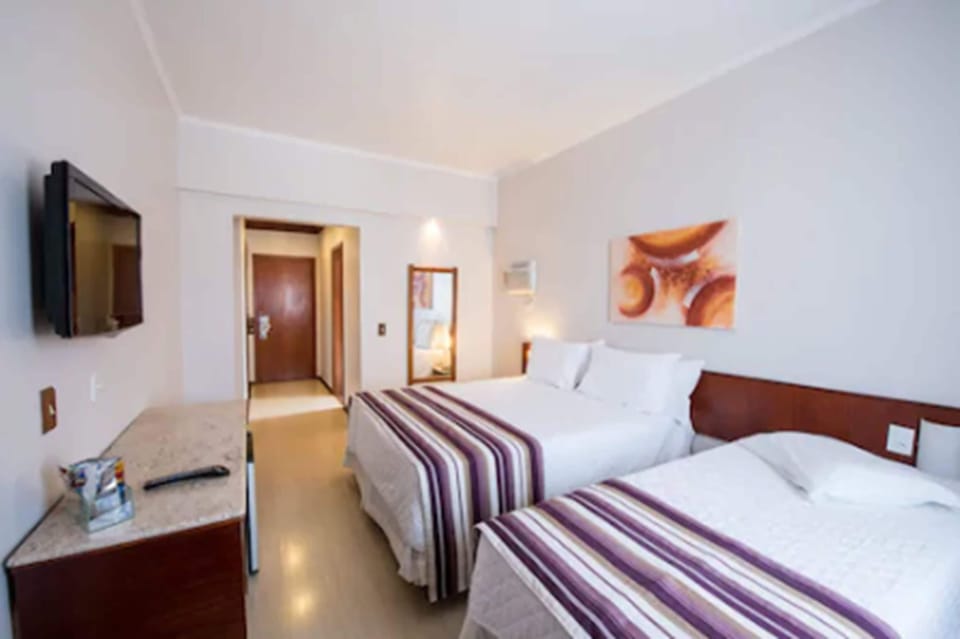 Hypo-allergenic bedding, minibar, blackout drapes, soundproofing