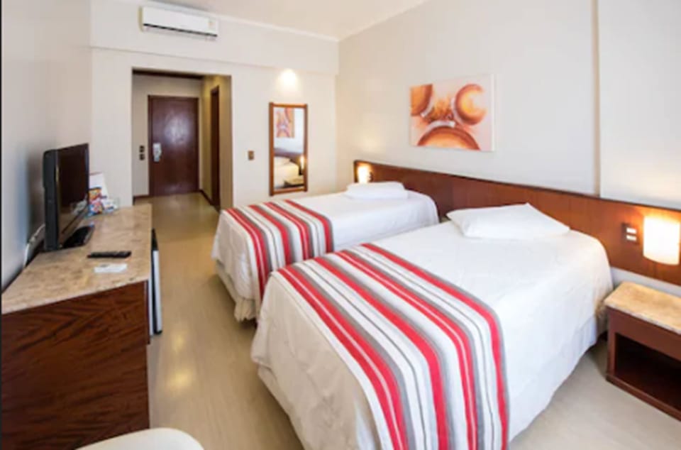 Hypo-allergenic bedding, minibar, blackout drapes, soundproofing