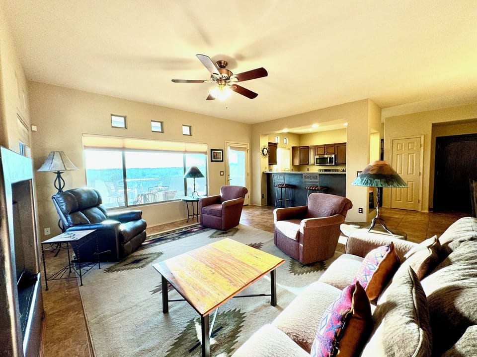 Great room with gorgeous views!