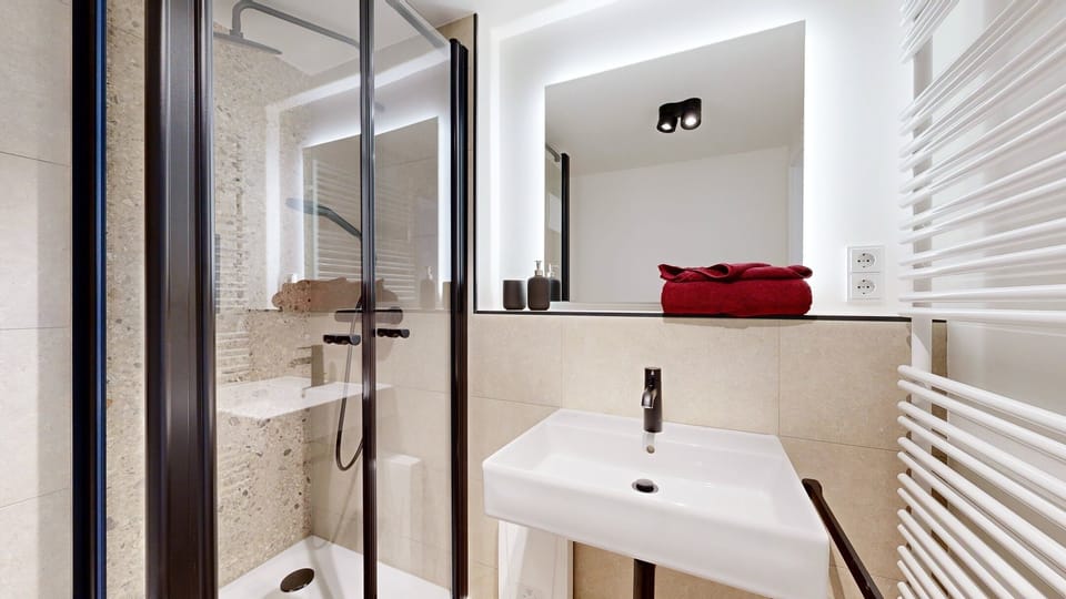 Modern and high-quality furnishings in the N°8A Boardinghouse Lüneburg (2)