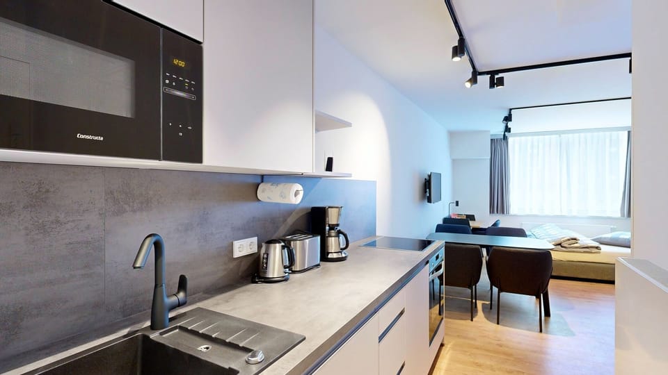 Fully equipped kitchenette in the N°8A Boardinghouse Lüneburg (2)