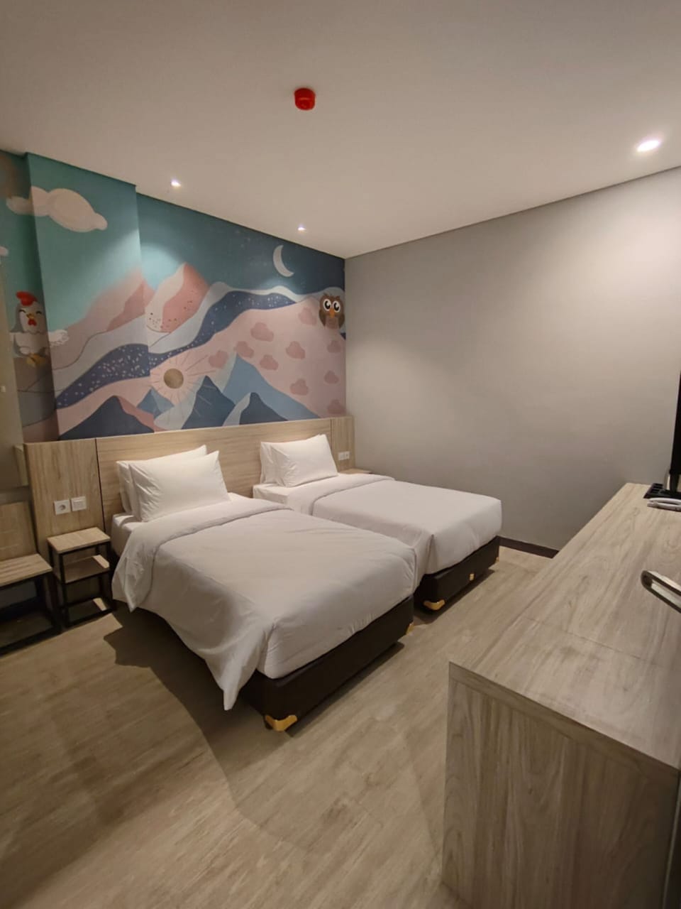 Standard Twin Room, 2 Bedrooms | Desk, free WiFi