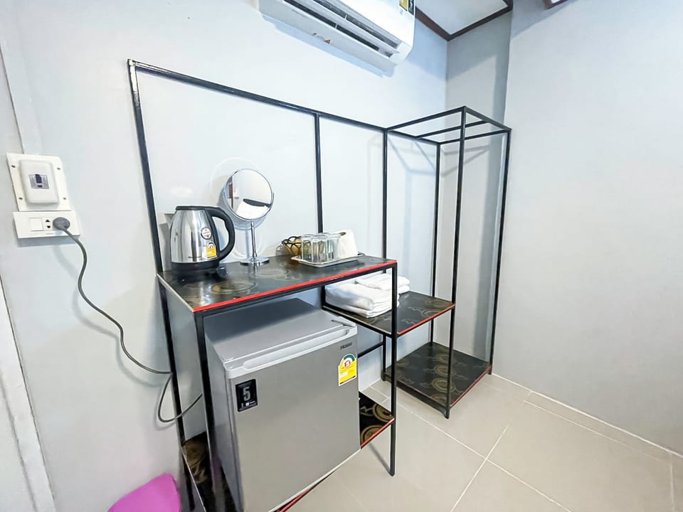 Standard Double Room | Desk, free WiFi
