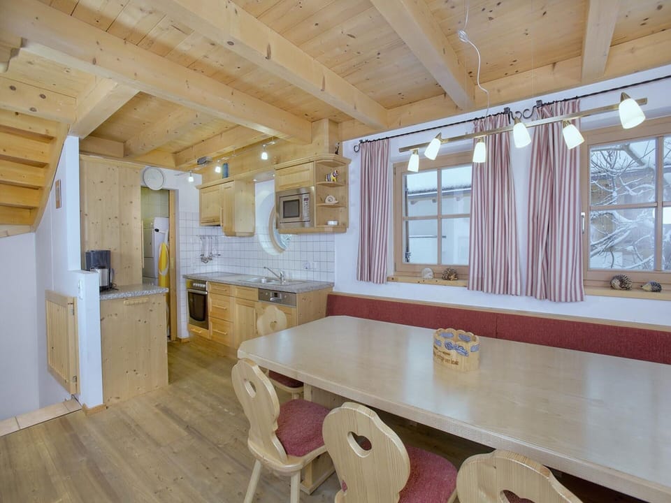 Chalet | Dining