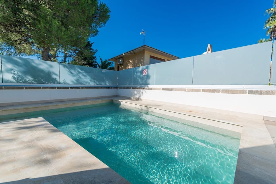 Holiday Home Swimming Pool