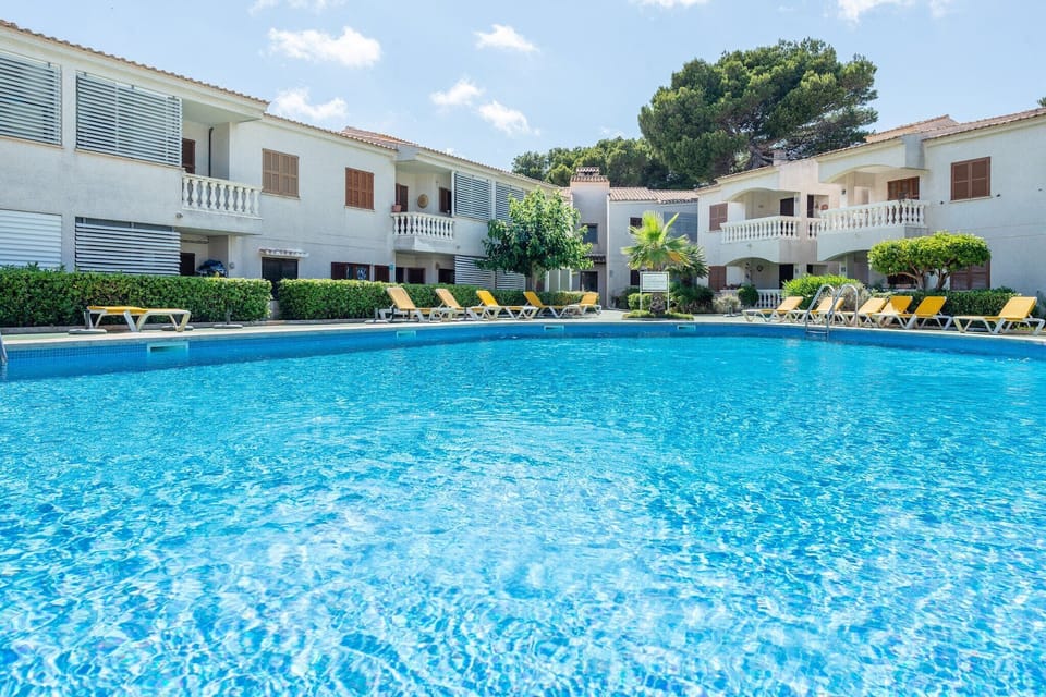 Holiday Home Swimming Pool