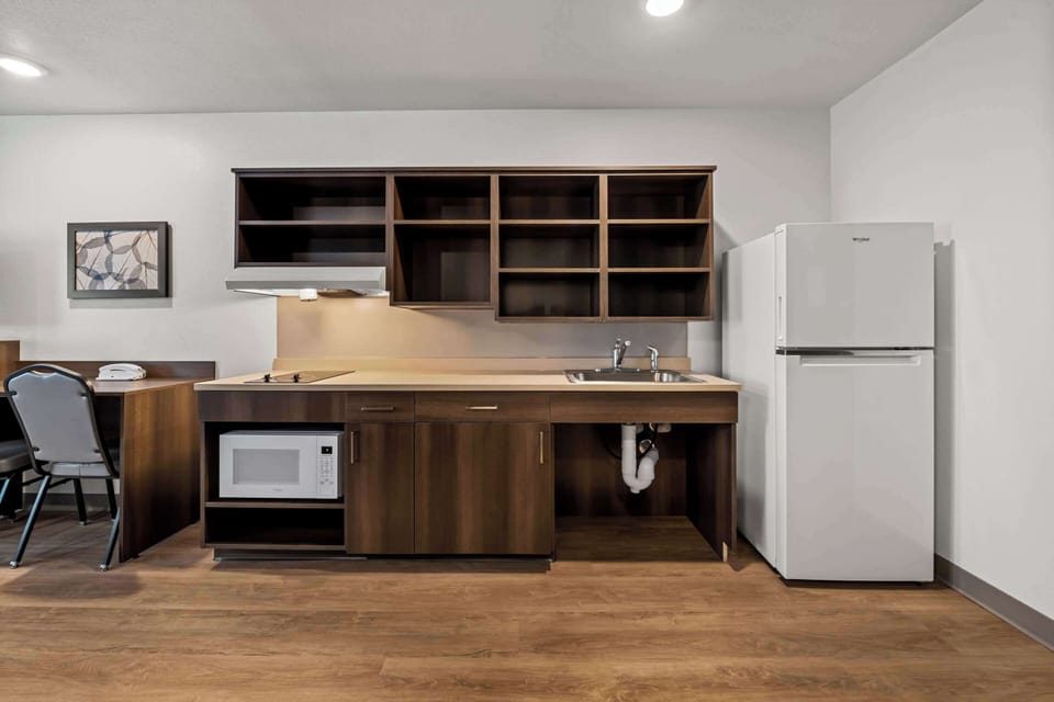 Suite, 1 King Bed, Accessible, Non Smoking | Free WiFi