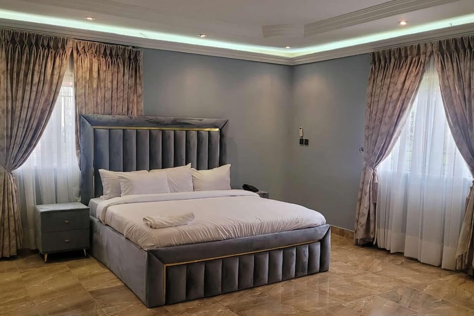 Economy Room, City View | Desk, laptop workspace, free WiFi