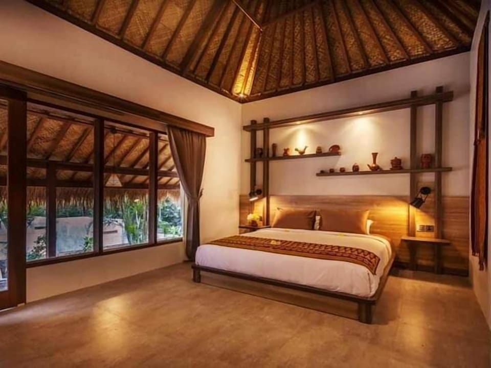Suite, Garden View | Desk, laptop workspace, free WiFi