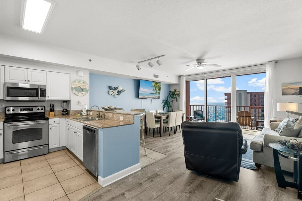 Well Equipped Kitchen! with Ocean Views!
