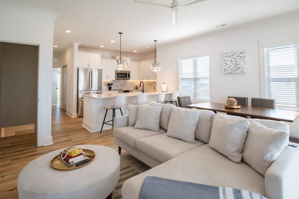 Level 4 Living and Dining