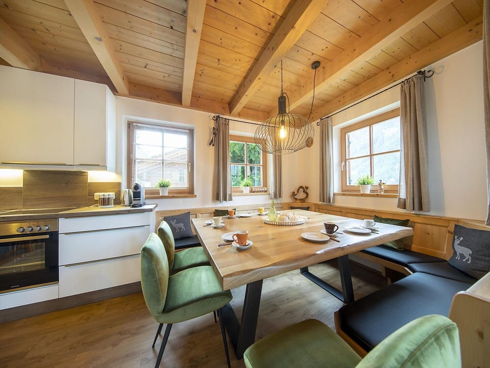 Chalet | Dining