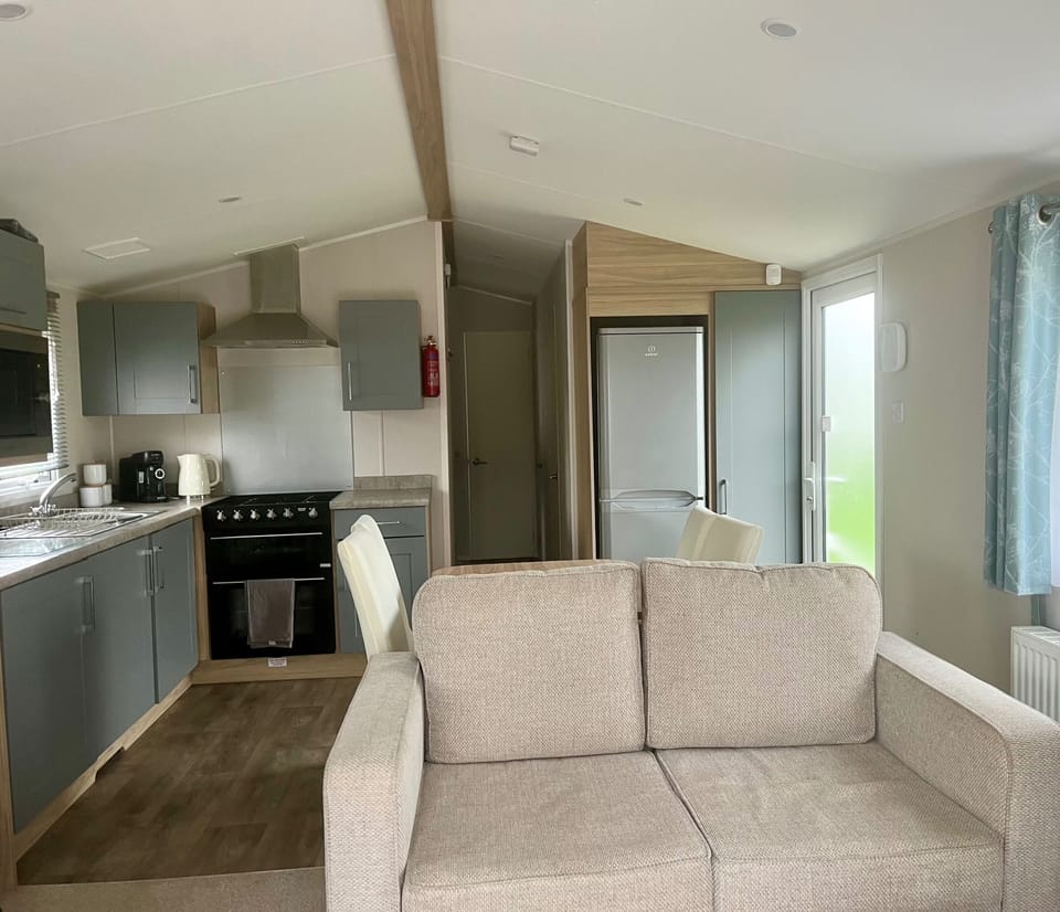 Apartment | Living area | TV