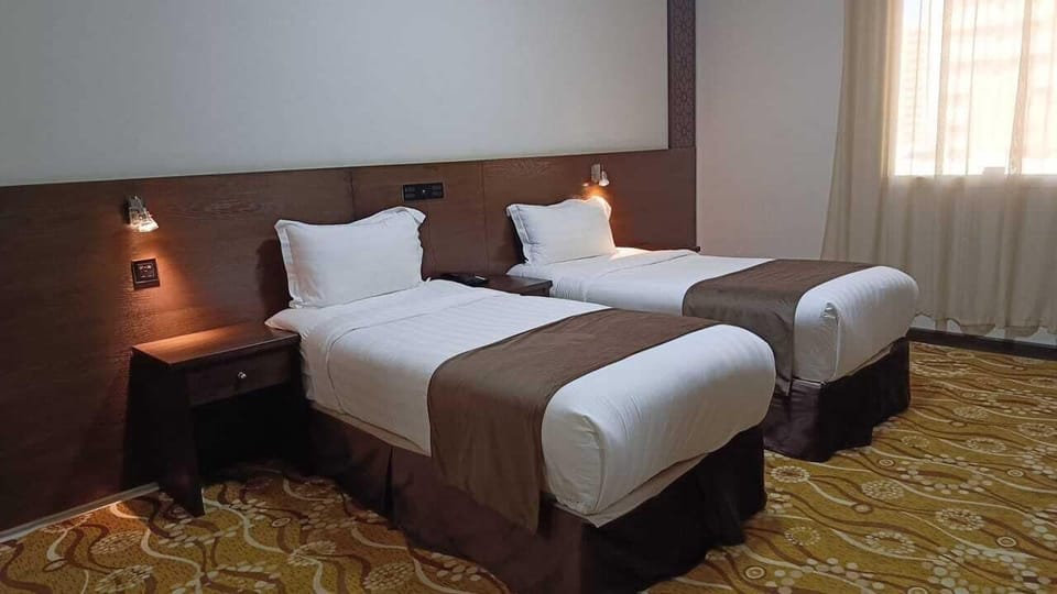 Double or Twin Room | In-room safe, blackout drapes, WiFi (free)