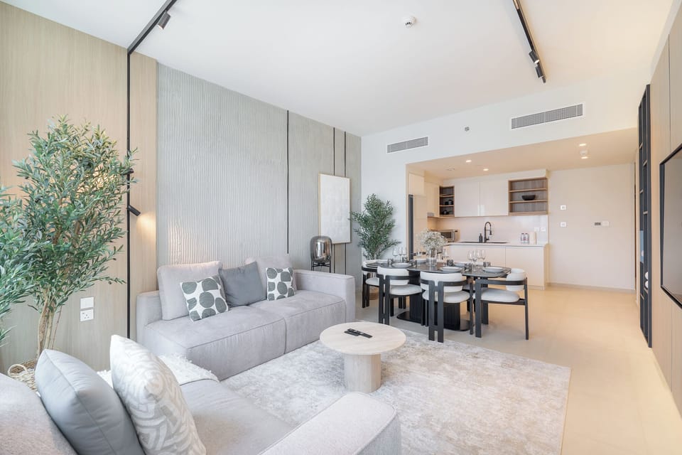 Standard Apartment, Balcony, City View | Living area