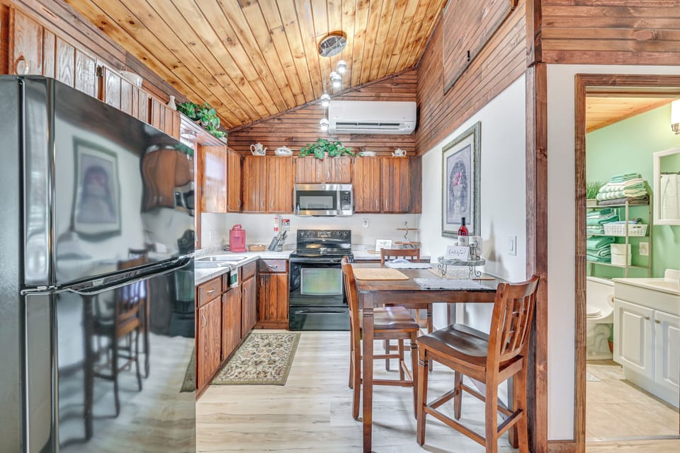 House (2 Bedrooms) | Interior