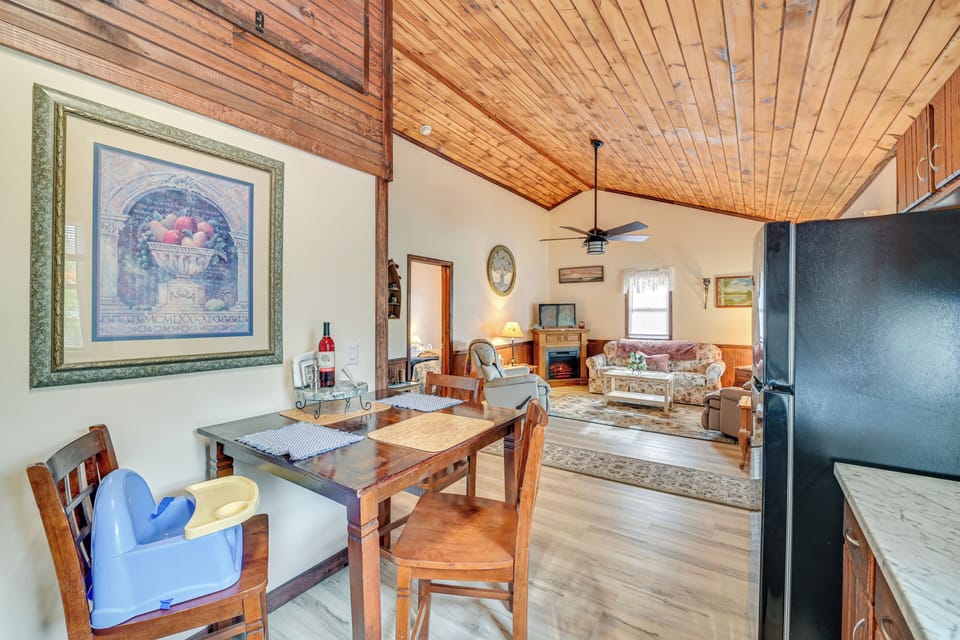 House (2 Bedrooms) | Interior