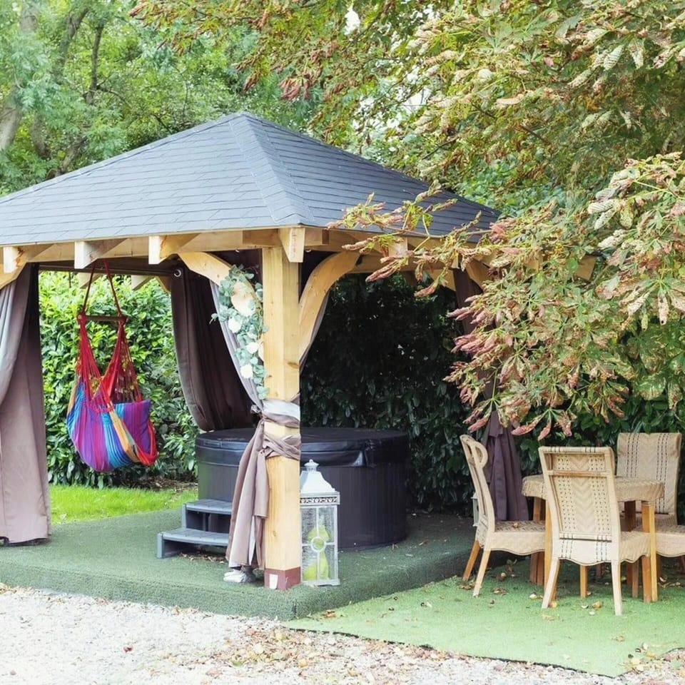 Apartment | Outdoor dining