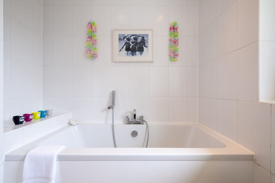 Host Stay Kingscote Townhouse Apartment in Brighton