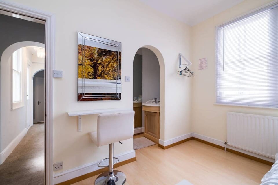 House | 5 bedrooms, Internet