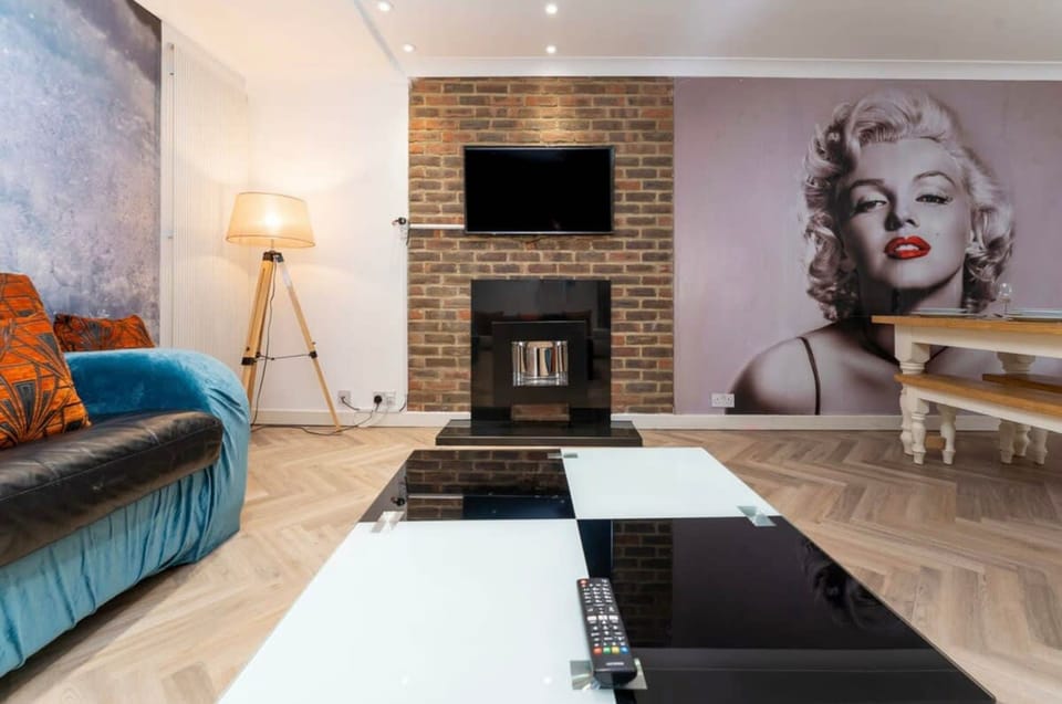 House | 5 bedrooms, Internet
